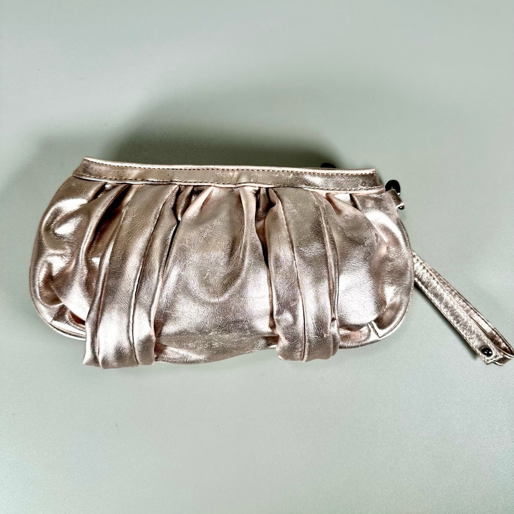 Botkier Elegant Metallic Wristlet/Clutch - Picture 4 of 13